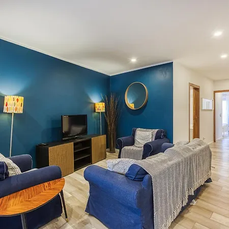 شقة Beautiful 3br Designer With Wifi, Ac And Balcony