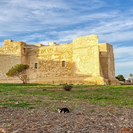 Beautiful 3br Designer With Wifi, Ac And Balcony * مارساسكالا