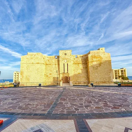 شقة Beautiful 3br Designer With Wifi, Ac And Balcony