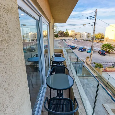 Apartment Beautiful 3br Designer With Wifi, Ac And Balcony Marsaskala