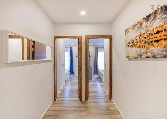 Beautiful 3br Designer With Wifi, Ac And Balcony