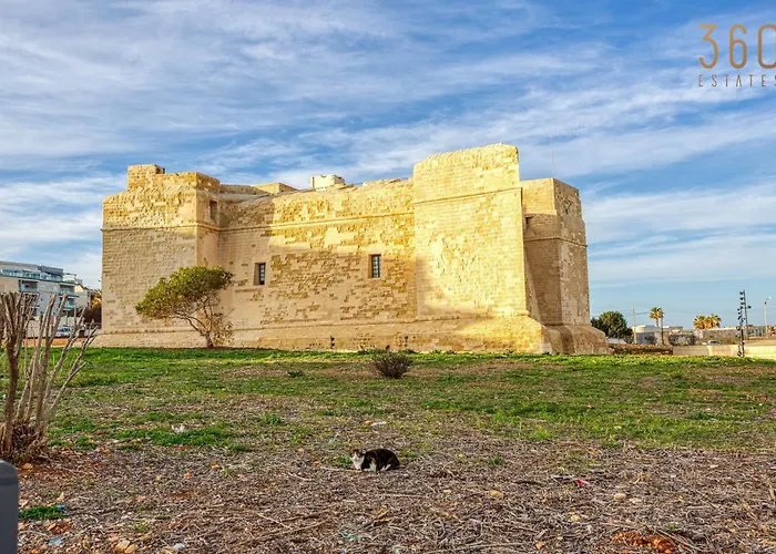 Beautiful 3br Designer With Wifi, Ac And Balcony * Marsaskala