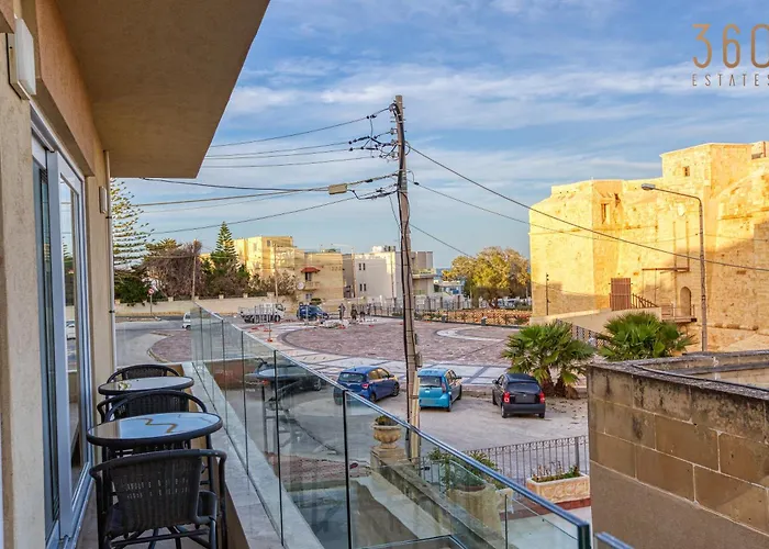 Apartment Beautiful 3br Designer With Wifi, Ac And Balcony Marsaskala