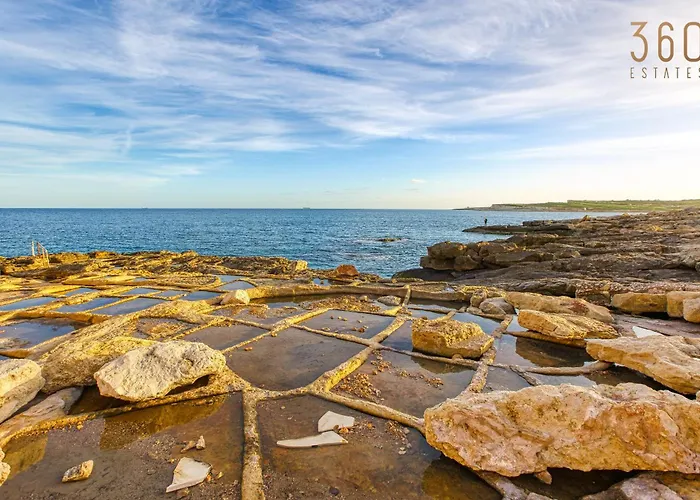 Beautiful 3br Designer With Wifi, Ac And Balcony * Marsaskala