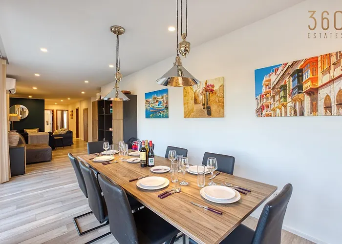 Apartment Beautiful 3br Designer With Wifi, Ac And Balcony *