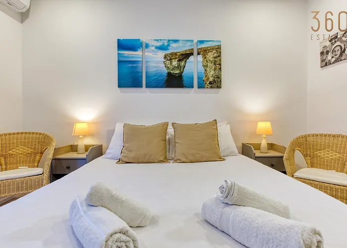 Beautiful 3br Designer With Wifi, Ac And Balcony Apartment Marsaskala